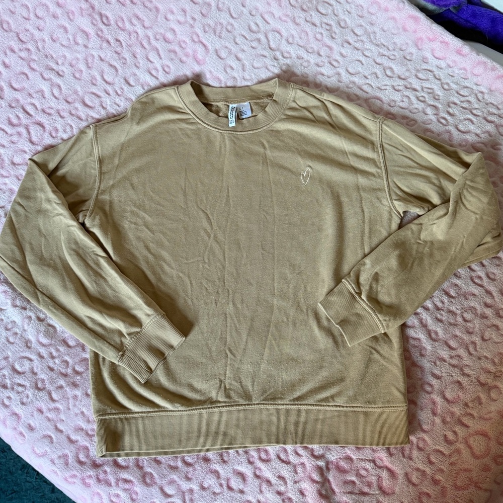 H&M Women's Tan Crewneck Sweater